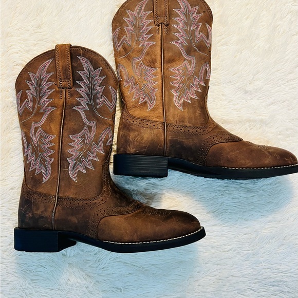 Ariat Womens Cowgirl Boots Like New --SOLD - Picture 5 of 9